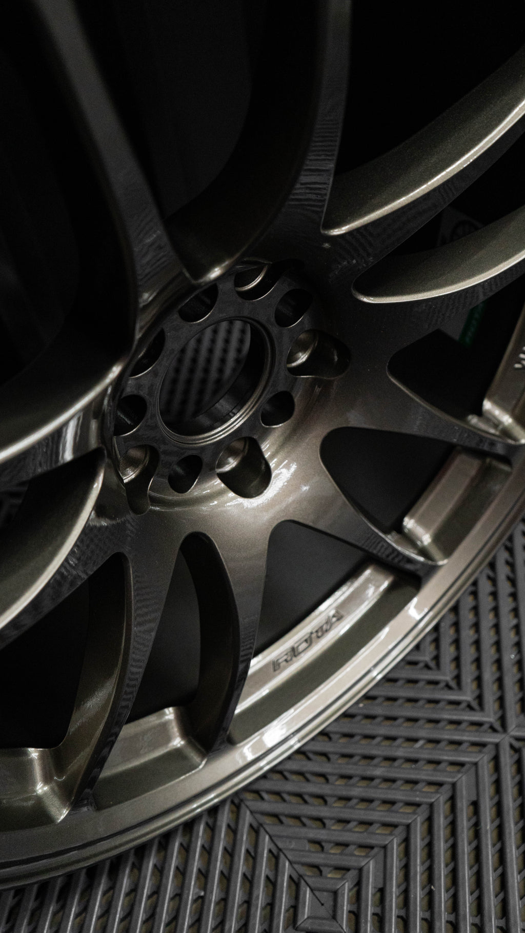 Rota Torque Flow-Forged, 18 x 9.5 inch, 5x114 PCD, ET30 in Bronze, Single Rim