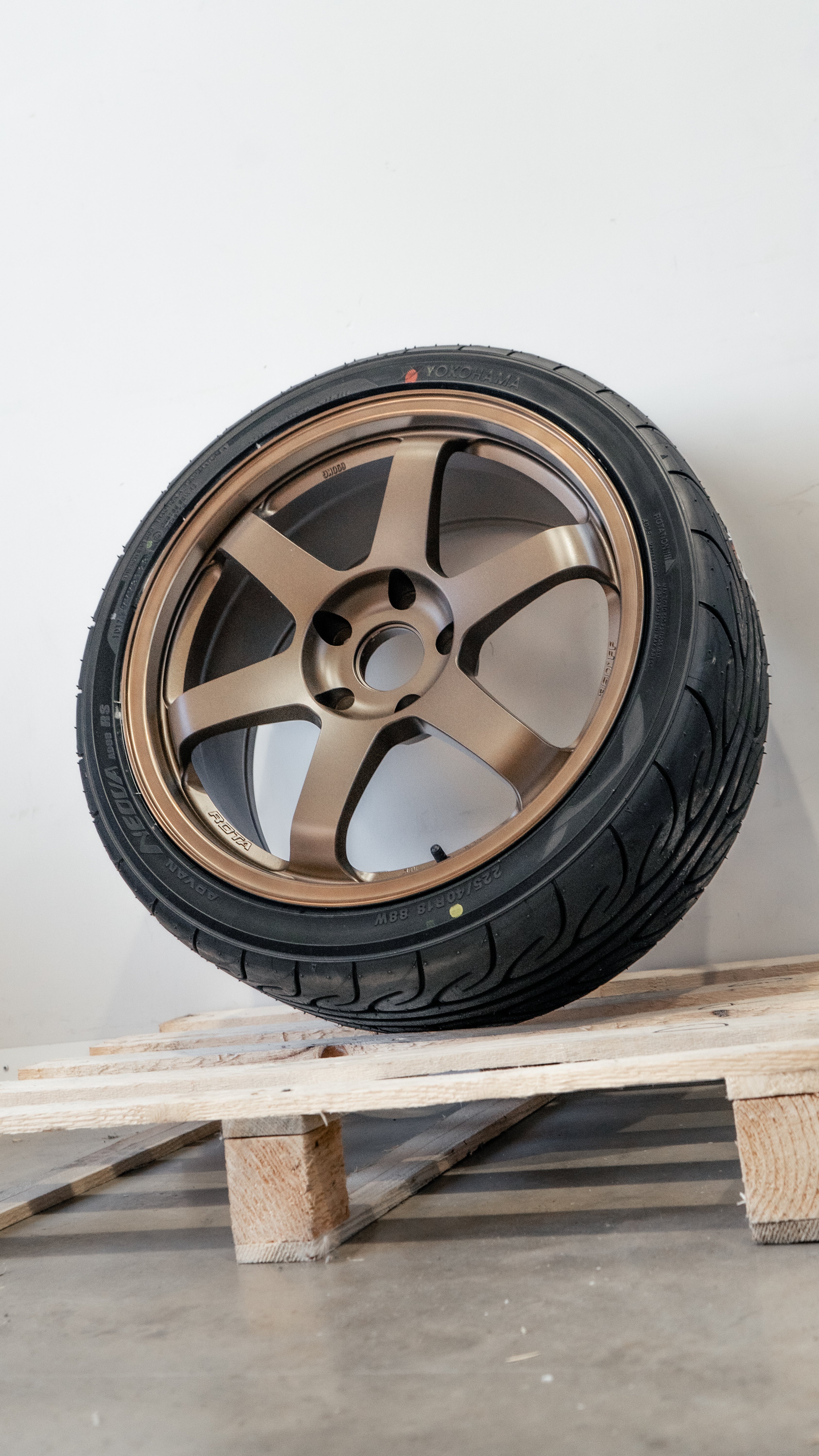 Rota Grid Flow-Forged, 18 x 8.5 inch, 5x120 PCD, ET35 in Sport Bronze, Single Rim