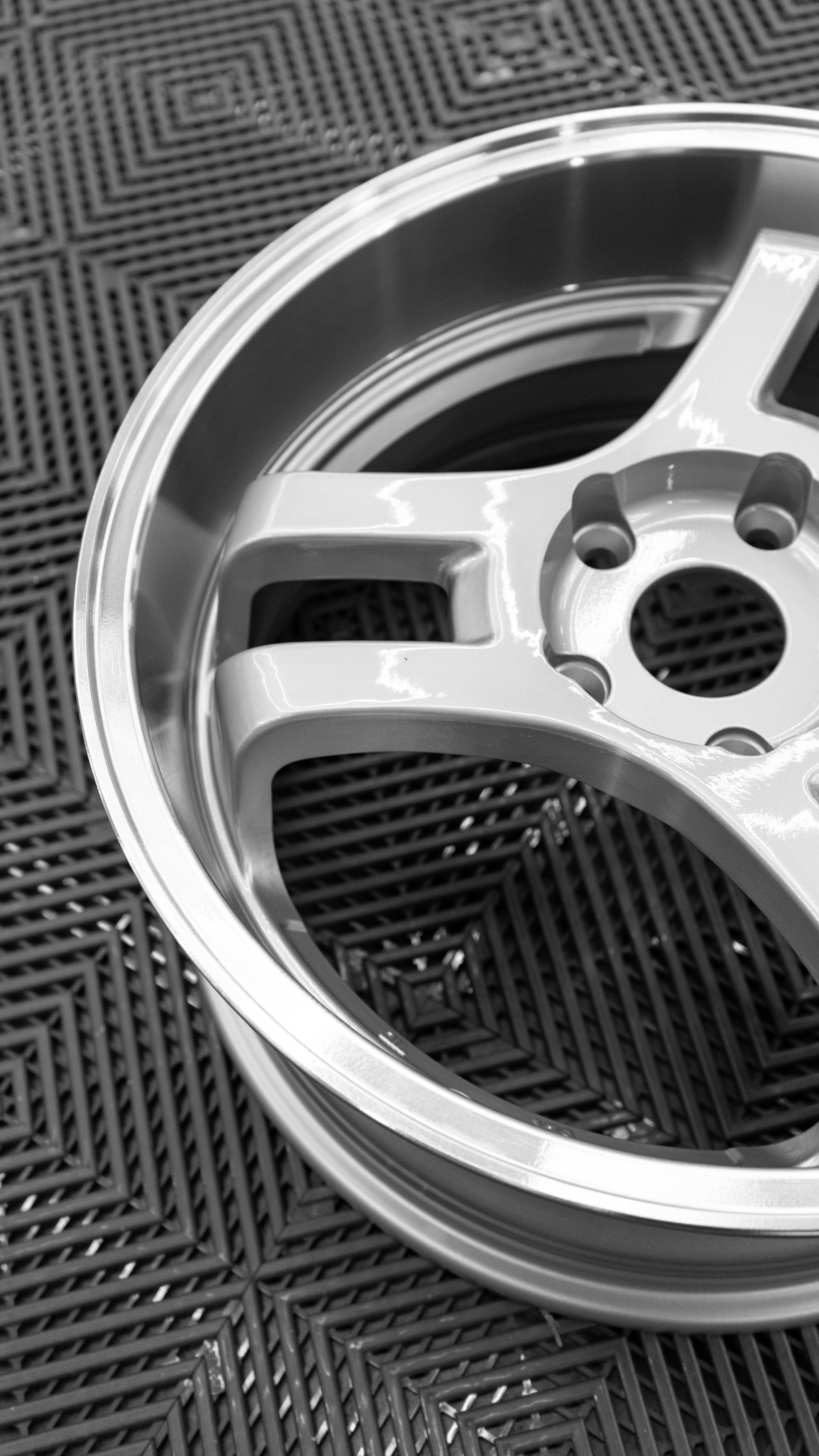 Rota HM3, 18 x 8 inch, 5120 PCD, et40 in RLSilver Single Rim