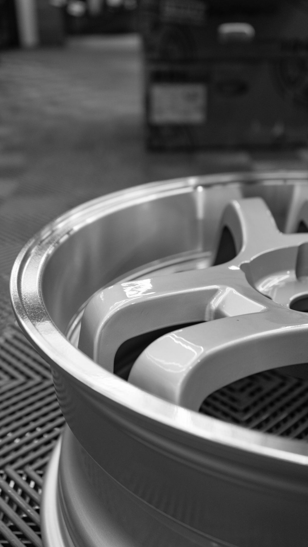 Rota HM3, 18 x 9.5 inch, 5114 PCD, ET35 Silver with Polished Lip