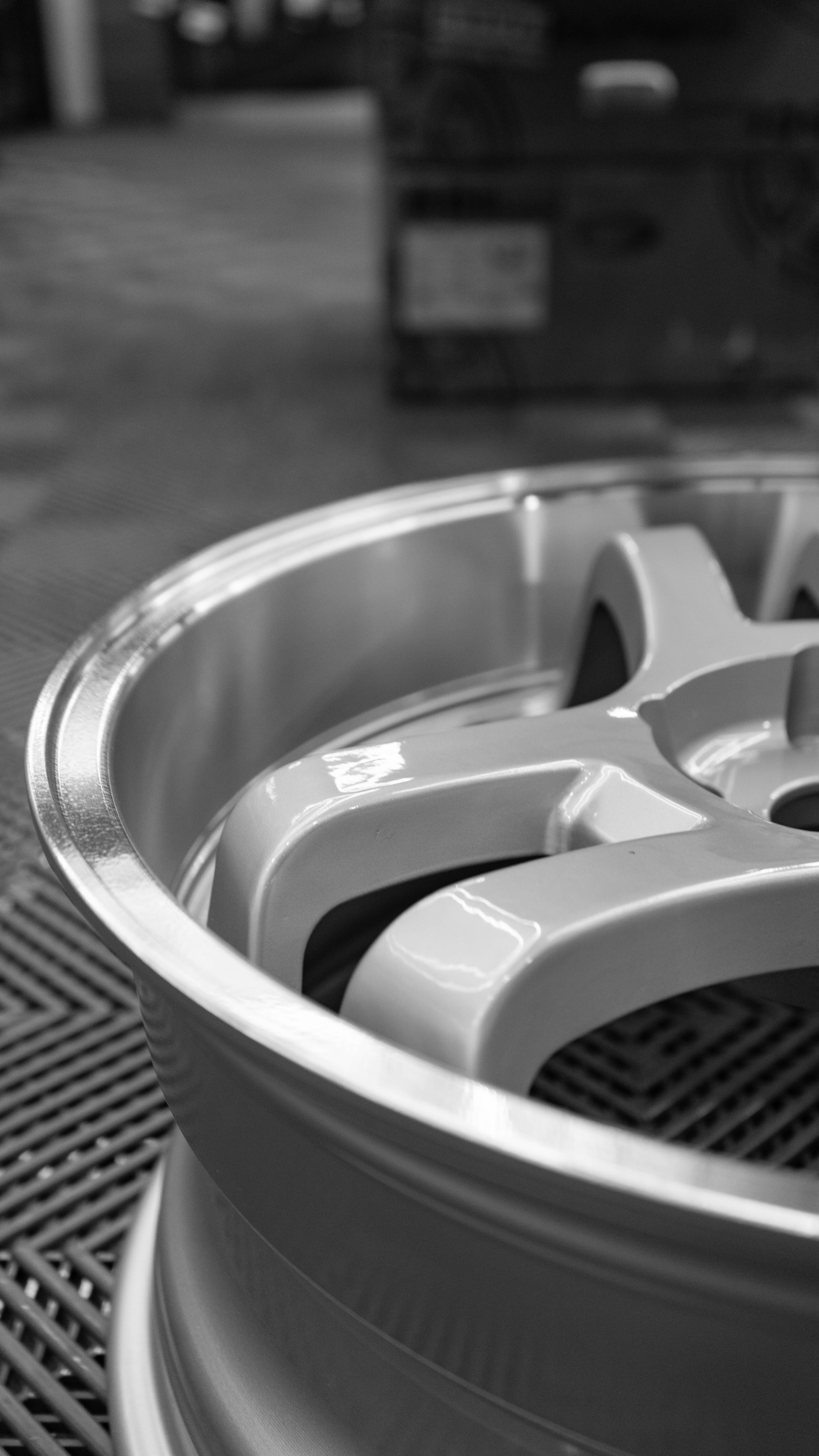 Rota HM3, 18 x 9.5 inch, 5114 PCD, ET35 Silver with Polished Lip