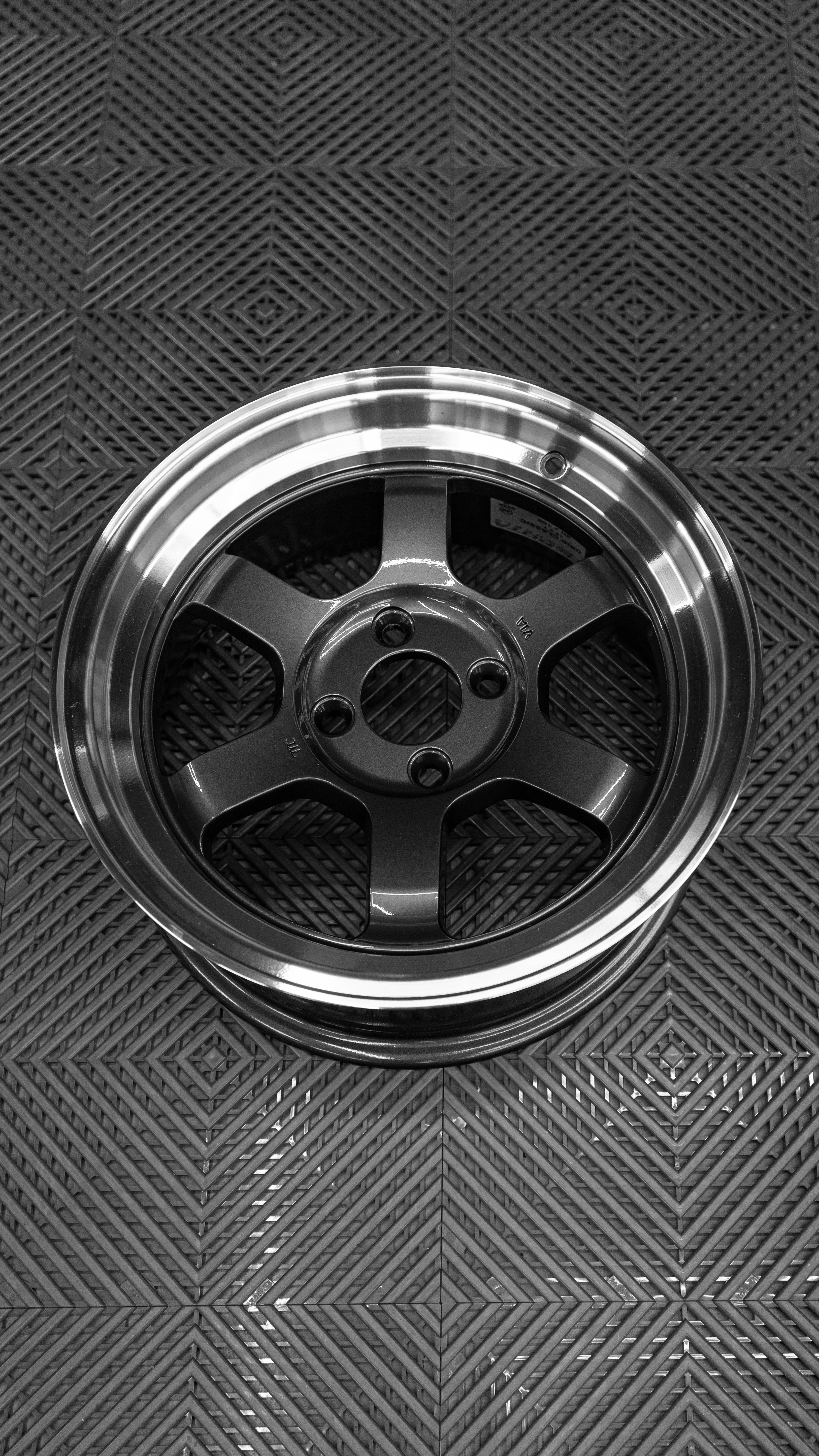 Rota Grid-V, 15 x 7 inch, 4100 PCD, ET20 Gunmetal Polished Lip