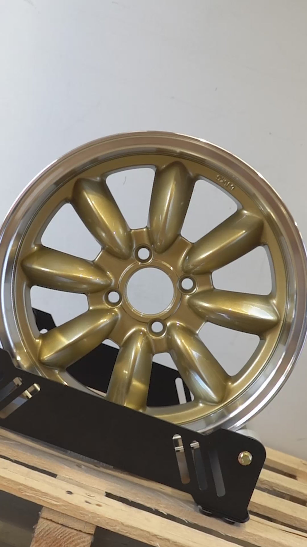 Rota RB, 15 x 7 inch, 4100 PCD, ET30 Gold Polished Lip