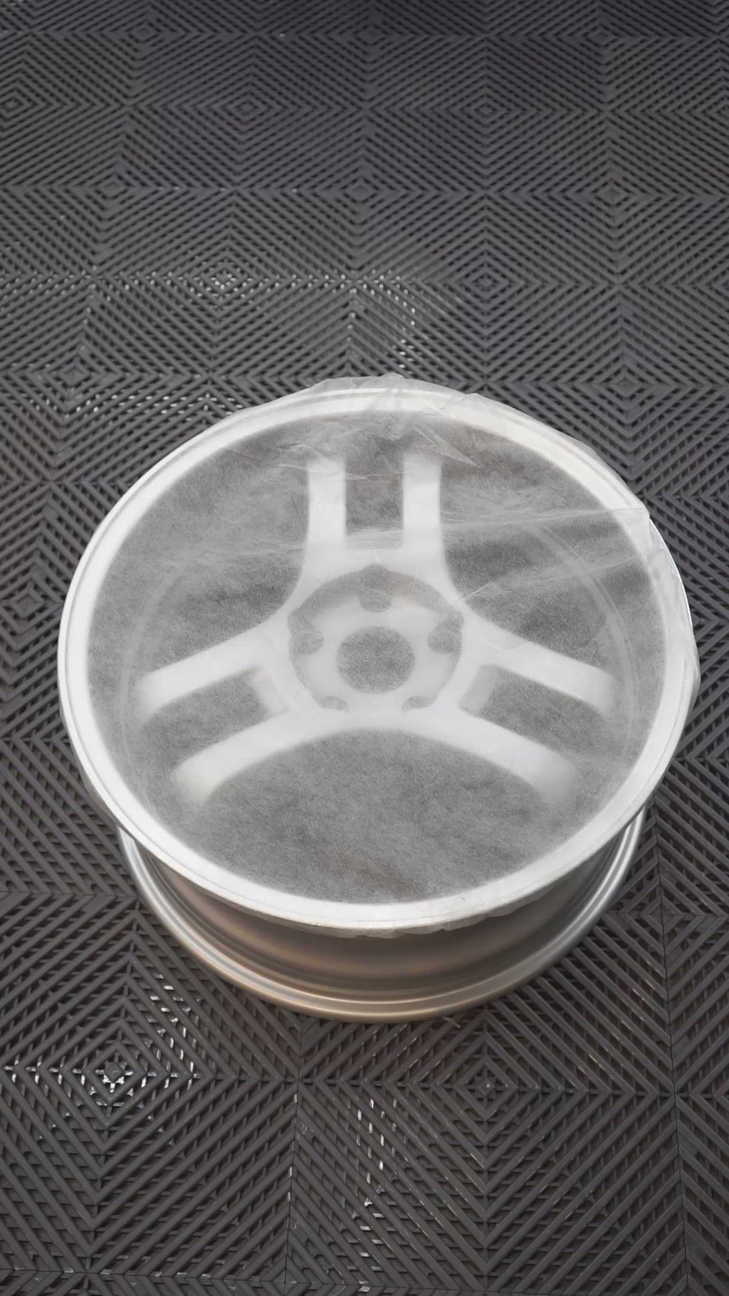 Rota HM3, 18 x 9.5 inch, 5114 PCD, ET35 Silver with Polished Lip