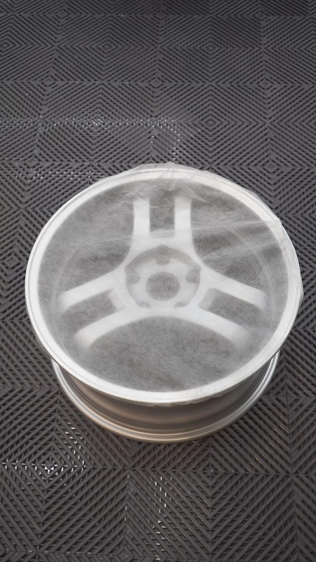 Rota HM3, 18 x 9.5 inch, 5114 PCD, ET35 Silver with Polished Lip